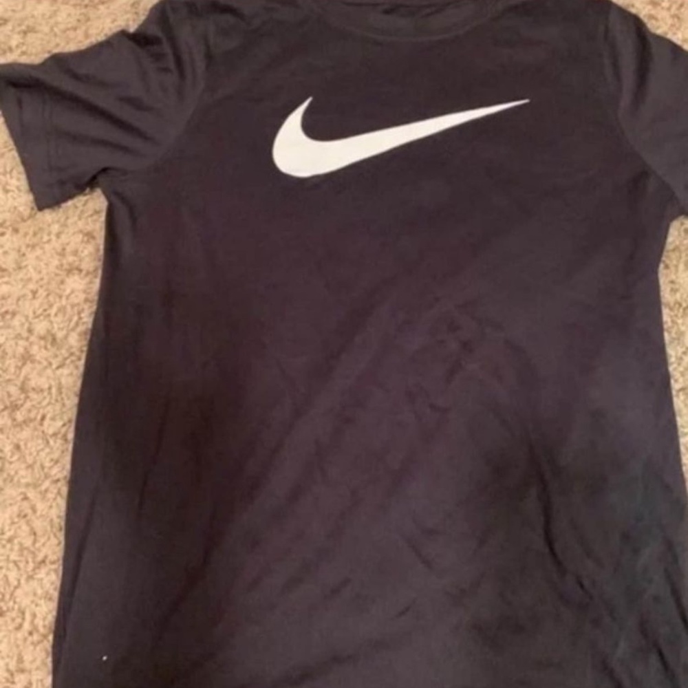 Boys Nike t shirt medium